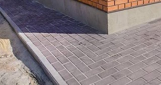 Укладка плитки на отмостку: Цена от 822 руб. в Новокузнецке от ТротуарнаяПлитка