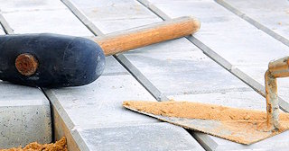 Профессиональная укладка тротуарной брусчатки в Новокузнецке в октябре