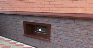 Облицовка цоколя панелями под камень в Новокузнецке в октябре