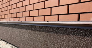 Облицовка цоколя керамогранитом в Новокузнецке в октябре