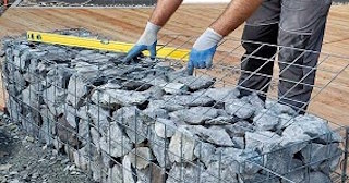 Устройство подпорной стенки из габионов в Новокузнецке в октябре
